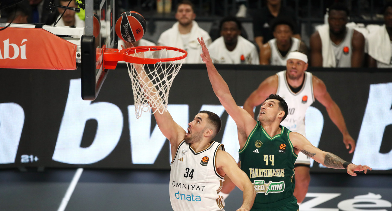 O Καμένιας σκοράρει στο ΟΑΚΑ κόντρα στον Παναθηναϊκό / Πηγή: ΙΝΤΙΜΕ