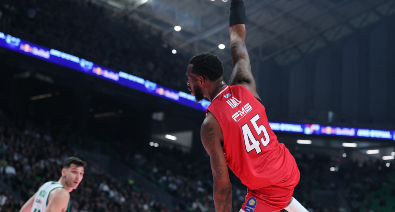 Ο Ντόντα Χολ στην αναμέτρηση με τον Παναθηναϊκό / πηγή: intime