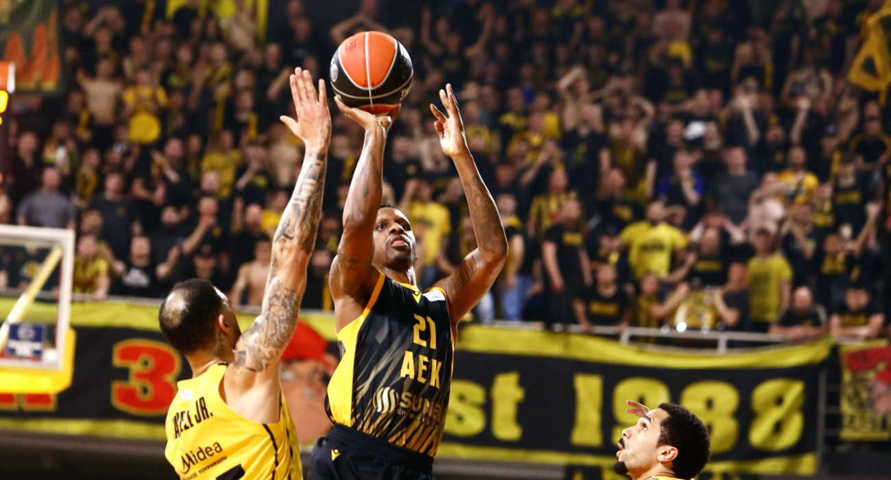 Ο Τζέιμς Νάναλι - Πηγή: Intime