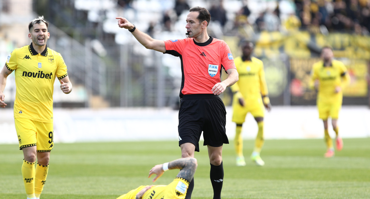 Ο Παπαπέτρου στο Λεβαδειακός-Αρης/Πηγή: Intime