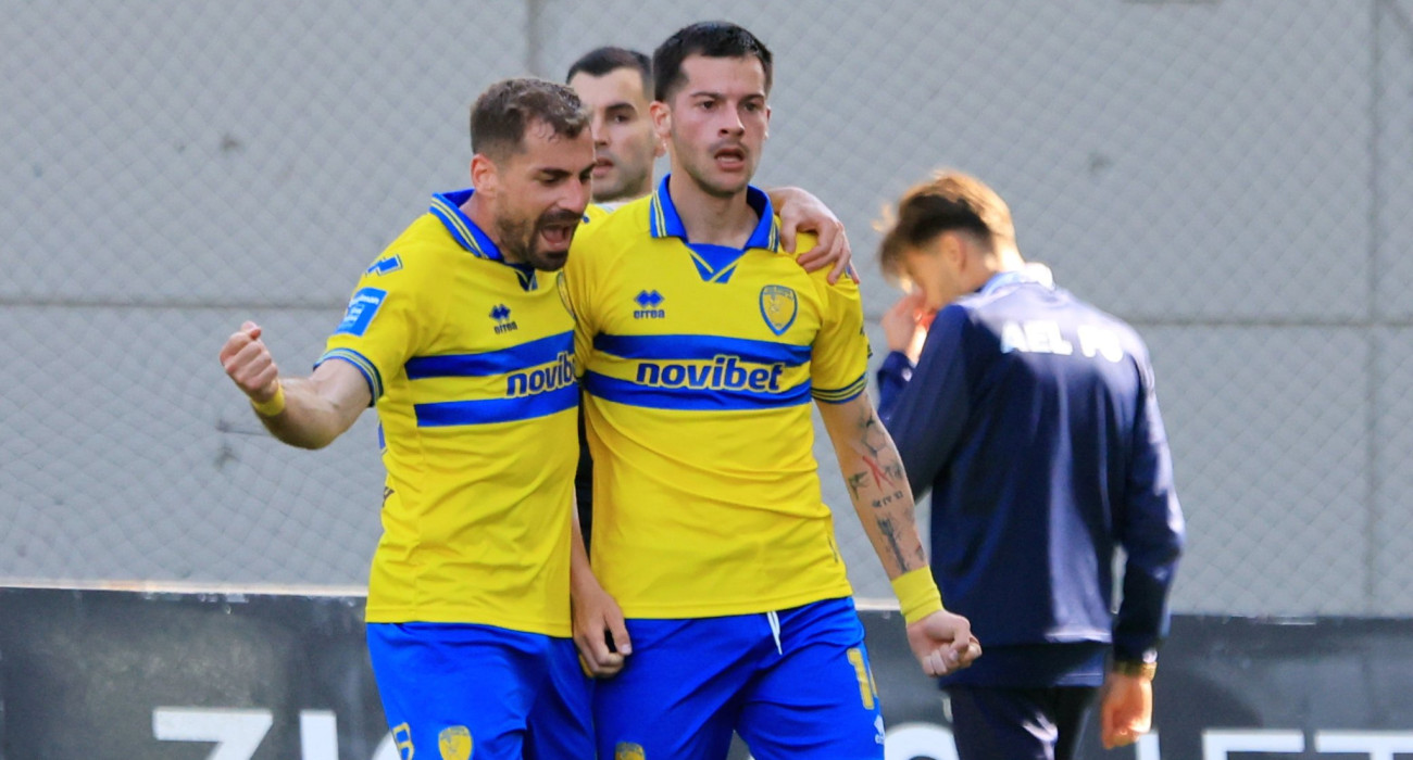 Μαυρίας και Άλεξιτς πανηγυρίζουν το γκολ του Παναιτωλικού / Πηγή: Intime