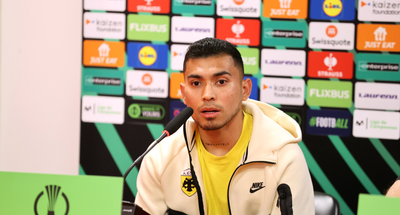 Ο Ορμπελίν Πινέδα στη συνέντευξη Τύπου πριν το Ράγιο Βαγιεκάνο-ΑΕΚ / Πηγή: Intime