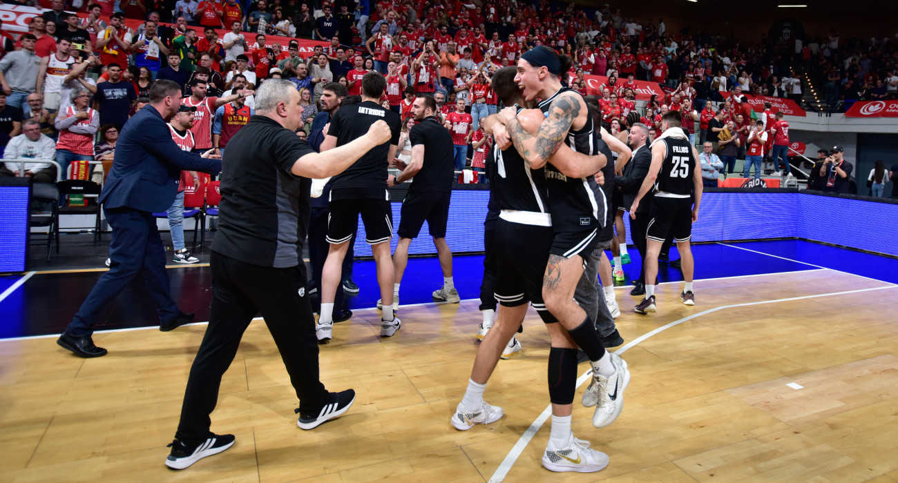 Οι πανηγυρισμοί των παικτών του ΠΑΟΚ στο παρκέ μετά τη μεγάλη πρόκριση επί της Μούρθια, Πηγή: Intime