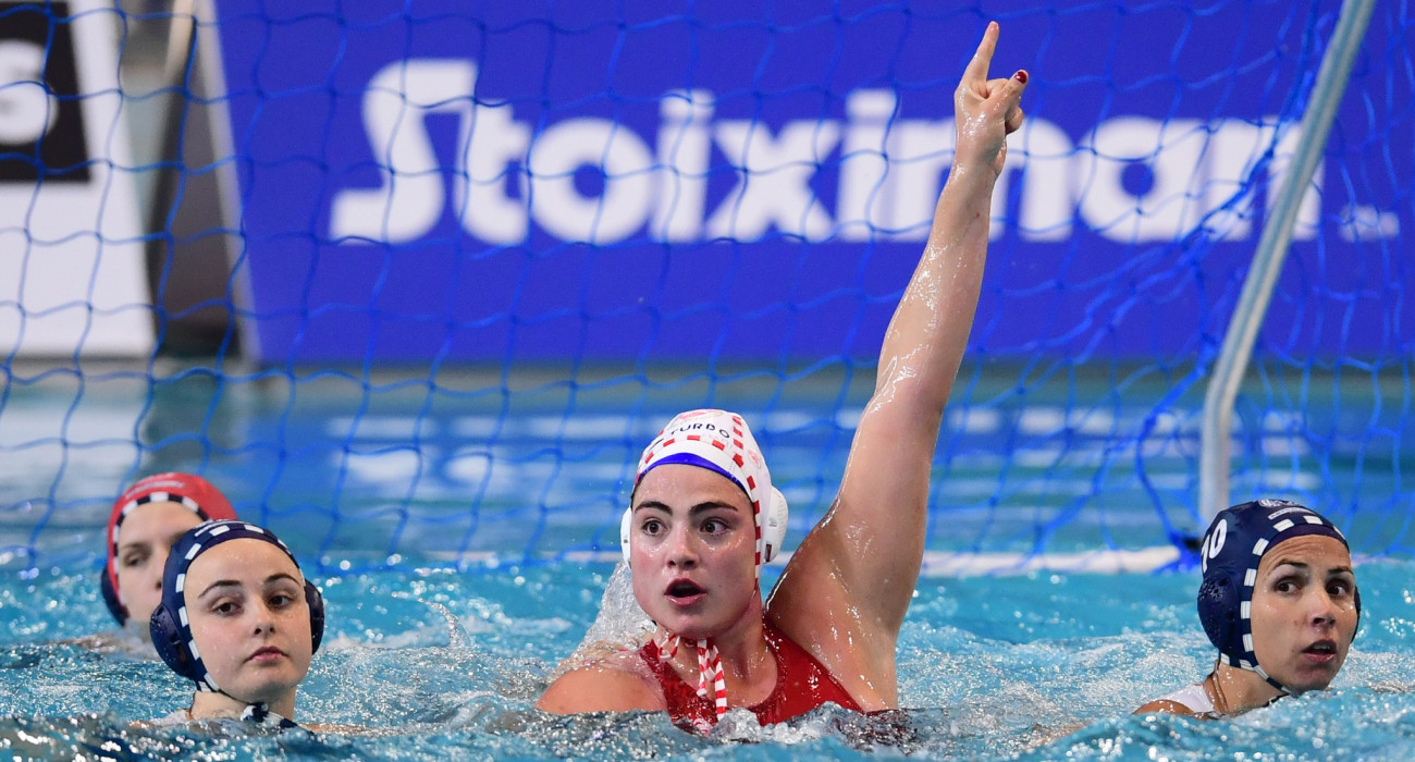 Η Μυριοκεφαλιτάκη του Ολυμπιακού πανηγυρίζει γκολ κόντρα στην Σαμπαντέλ / Πηγή: Eurokinissi