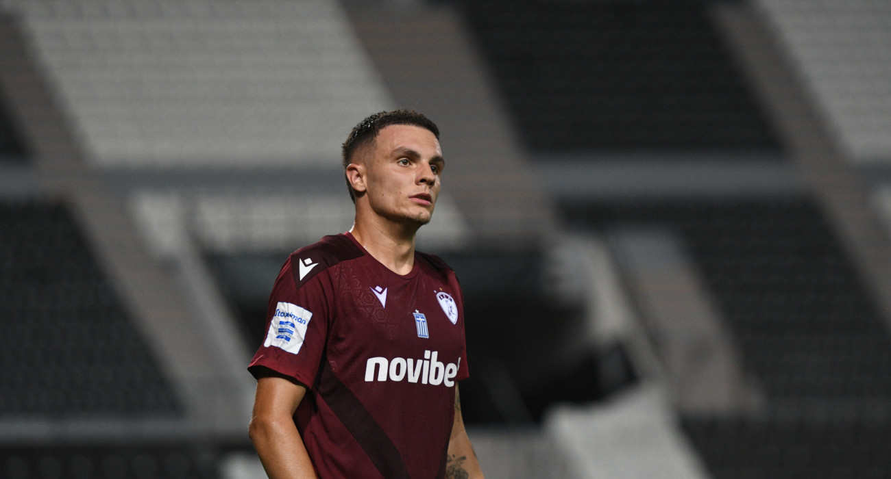 Ο Γιάνι Ατανάσοφ με τη φανέλα της ΑΕΛ Novibet / Πηγή: Eurokinissi