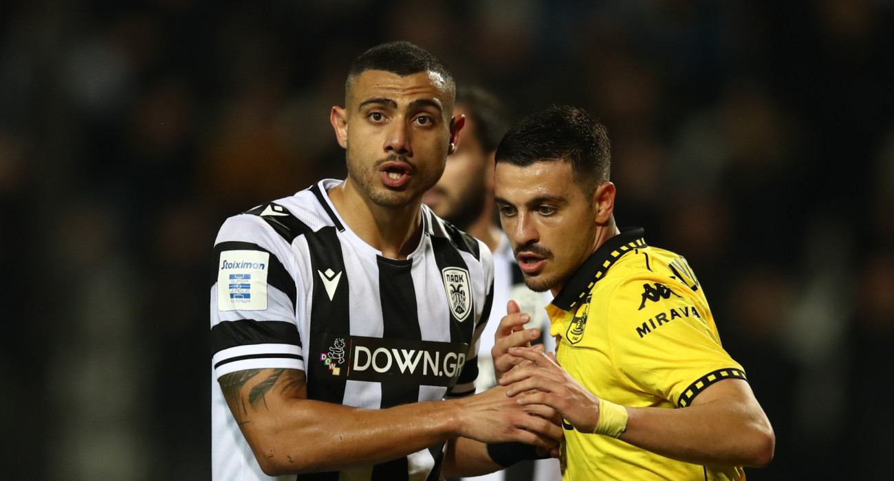 Ο Γιώργος Γιακουμάκης με τον Κώστα Γαλανόπουλο σε ΠΑΟΚ - Άρης / Πηγή: Eurokinissi