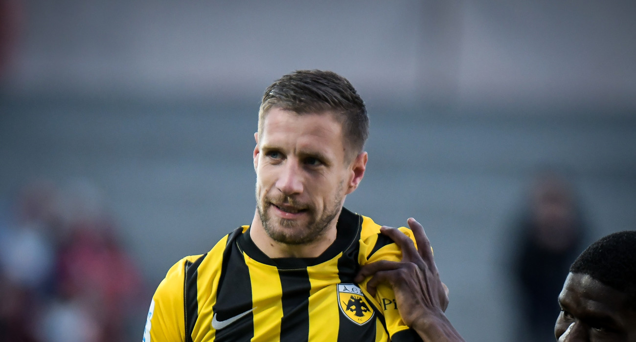 Ο Μπαρνάμπας Βάργκα με τη φανέλα της ΑΕΚ / Πηγή: Eurokinissi