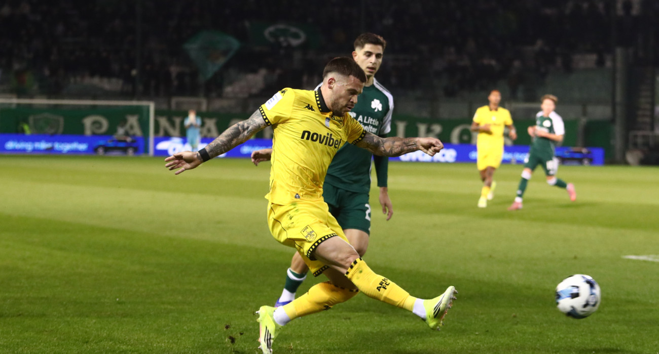 Ο Κάρλες Πέρεθ στον αγώνα με τον Παναθηναϊκό/Πηγή: Eurokinissi