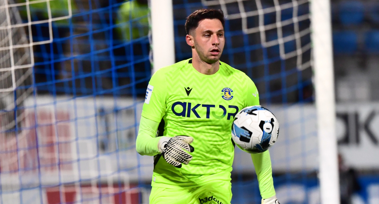 Ο Αστέρας AKTOR ανακοίνωσε την ανανέωση της συνεργασίας με τον τερματοφύλακα, Βασίλη Χατζηεμμανουήλ / Πηγή: asterastripolis.gr