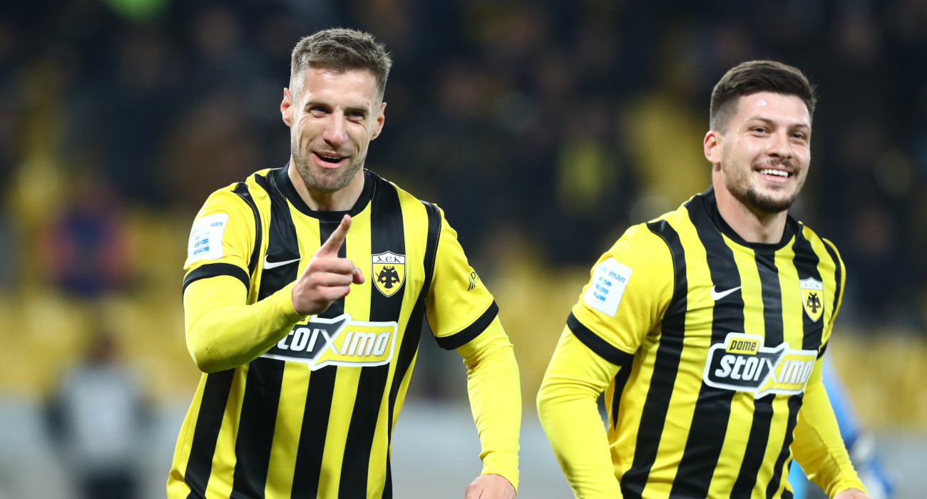 Λούκα Γιόβιτς και Μπαρνάμπας Βάργκα έχουν «δέσει» στην επίθεση της ΑΕΚ / Πηγή: Eurokinissi
