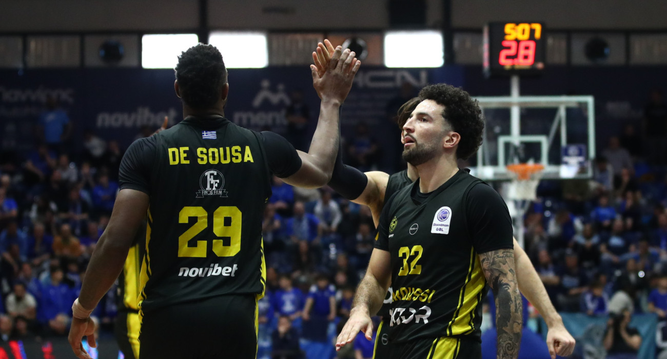 Η ομάδα του Αμαρουσίου απέναντι στον Ηρακλή / πηγή: eurokinissi