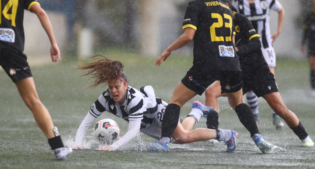 «Μονομαχίες» στο... νερό/Eurokinissi