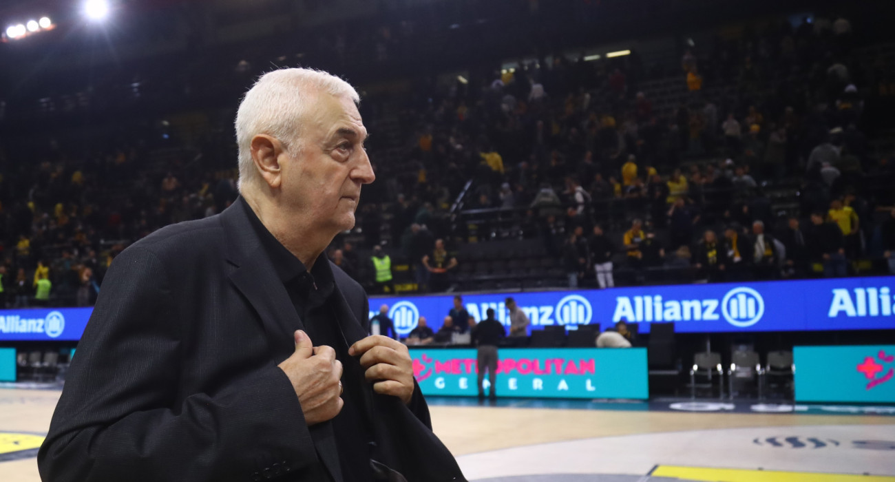 Ο Ντράγκαν Σάκοτα μετά την τρομερή επικράτηση της ΑΕΚ εναντίον της Μπανταλόνα, Πηγή: Eurokinissi