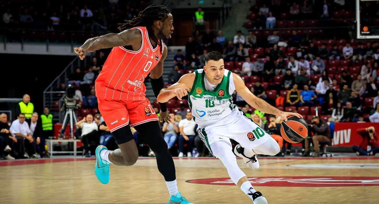 Ο Κώστας Σλούκας στο ματς του Παναθηναϊκού με τη Χάποελ/Πηγή: Eurokinissi