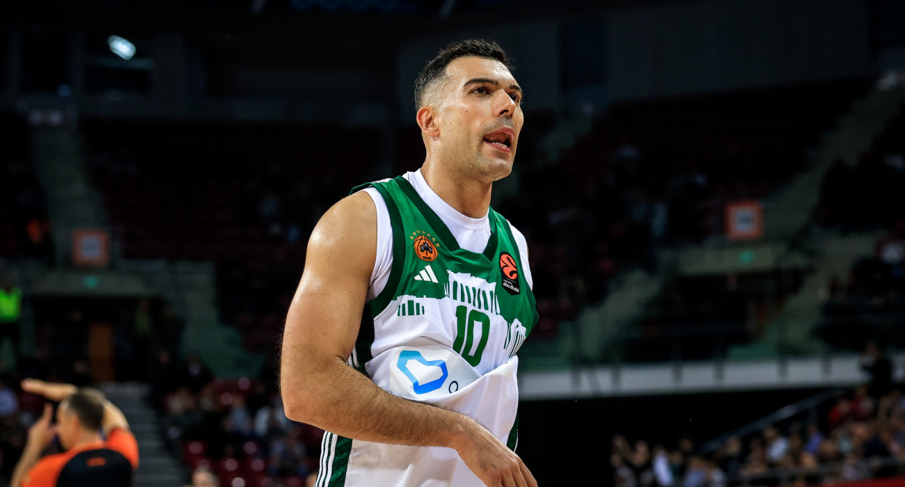 Ο Κώστας Σλούκας στο ματς του Παναθηναϊκού με τη Χάποελ /Πηγή: Eurokinissi