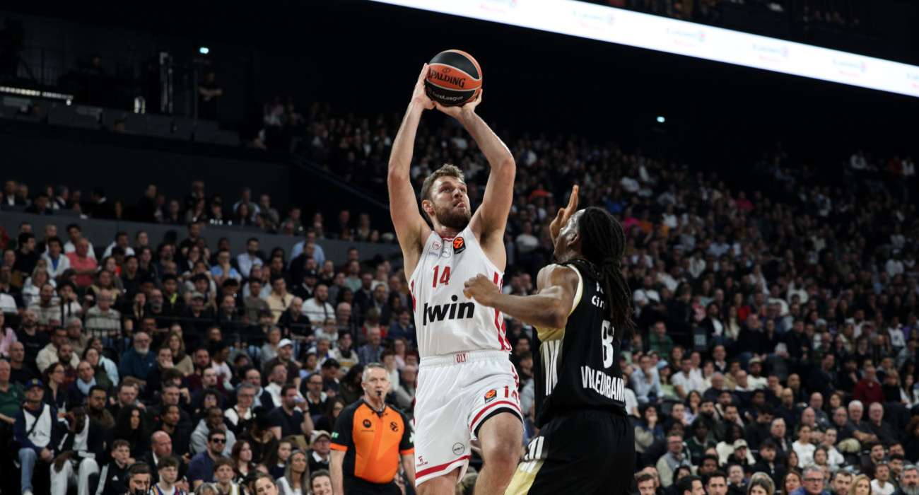 O Σάσα Βεζένκοφ στην αναμέτρηση απέναντι στη Βιλερμπάν / Πηγή: Eurokinissi