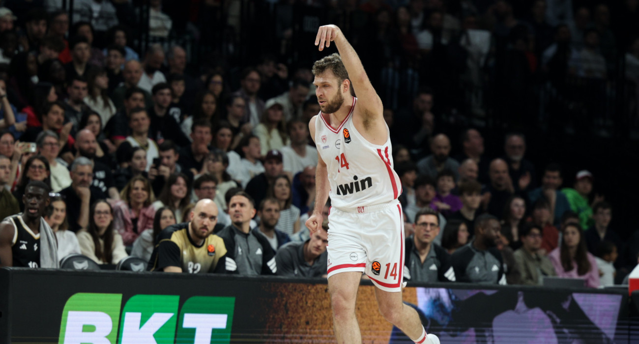 Ο Σάσα Βεζένκοβ σκοράρει και πανηγυρίζει χαρακτηριστικά - Πηγή: Eurokinissi