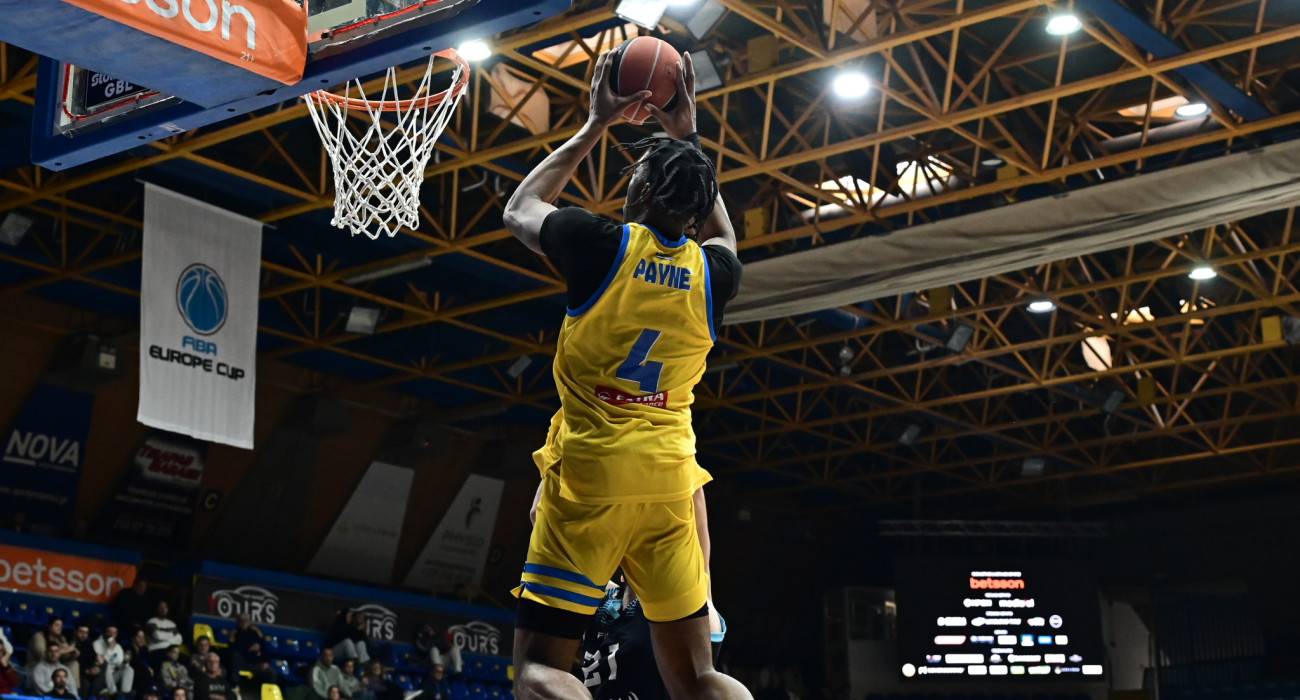 Ο Πέιν του Περιστερίου στο παιχνίδι με τον Κολοσσό / πηγή: eurokinissi