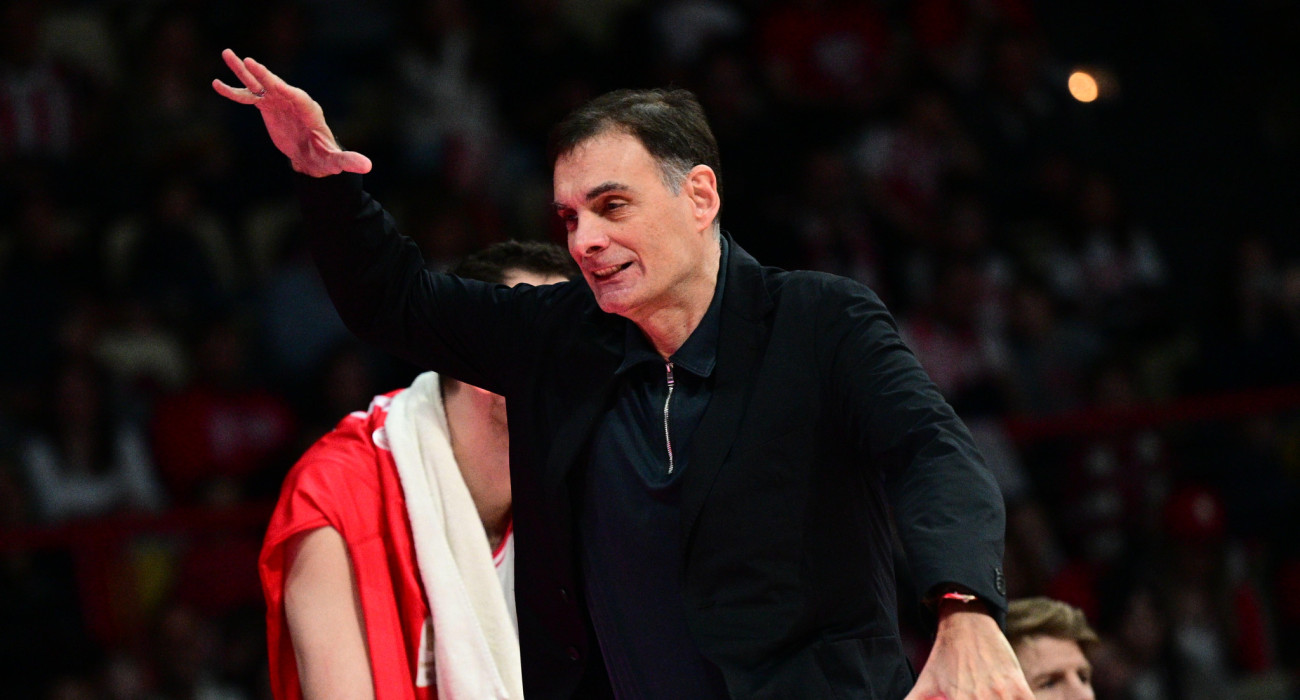 Ο εκνευρισμένος Γιώργος Μπαρτζώκας / Πηγή: Eurokinissi