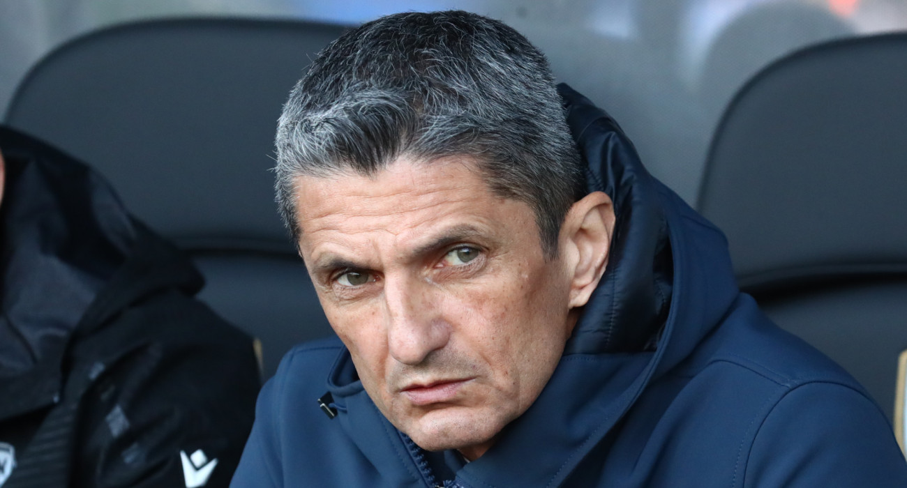 Ο Ραζβάν Λουτσέσκου στον πάγκο του ΠΑΟΚ/Eurokinissi