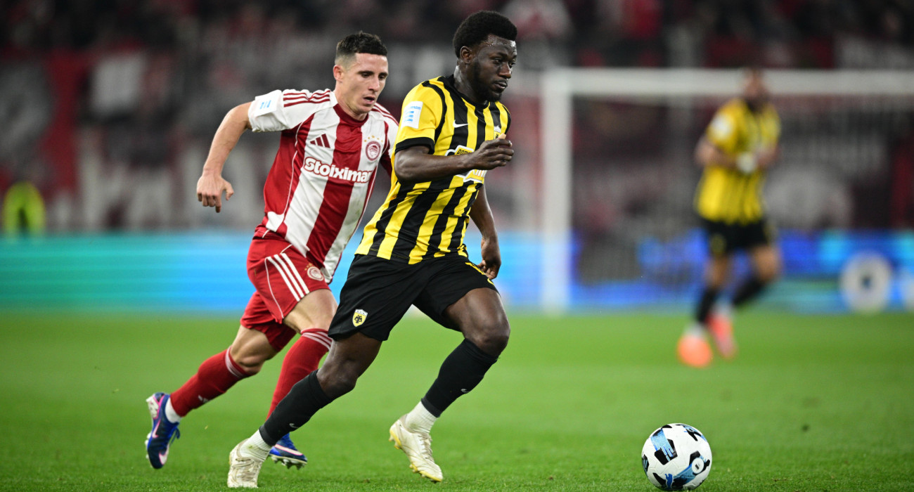 Κοϊτά και Ποντένσε στο ντέρμπι Ολυμπιακός - ΑΕΚ / Πηγή: Eurokinissi