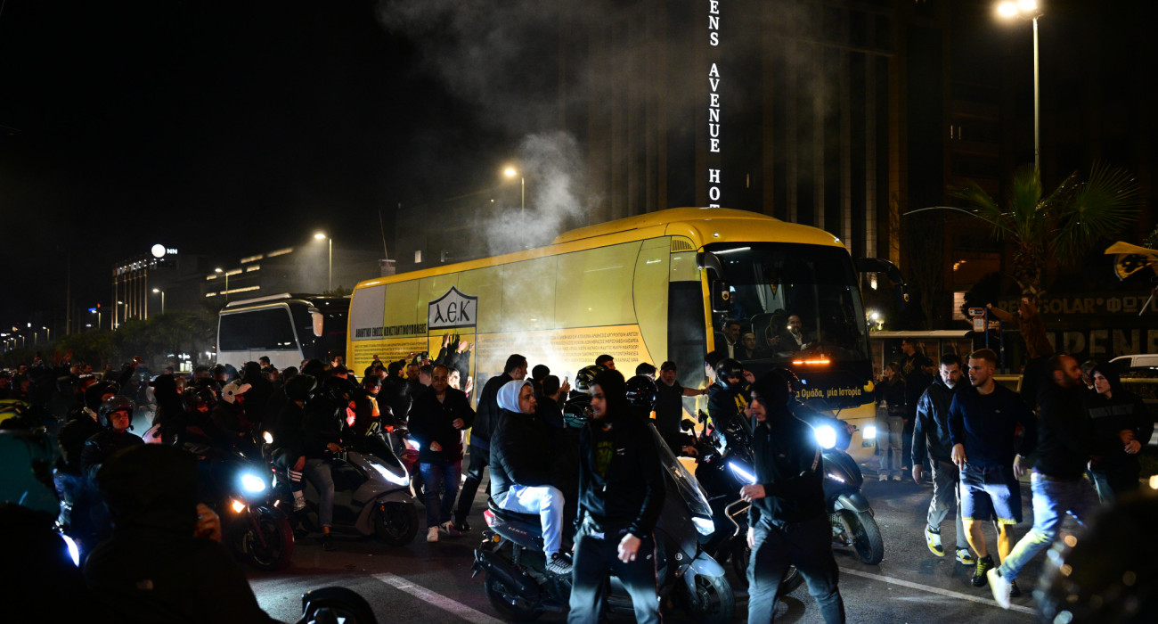 Οπαδοί της ΑΕΚ στη Συγγρού με τη μηχανοκίνητη πορεία / Πηγή: Eurokinissi