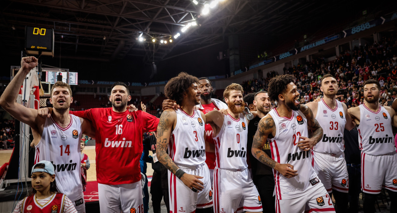 Ομάδα και κόσμος «ένα» μετά τη νίκη του Ολυμπιακού στη Σόφια / Eurokinissi