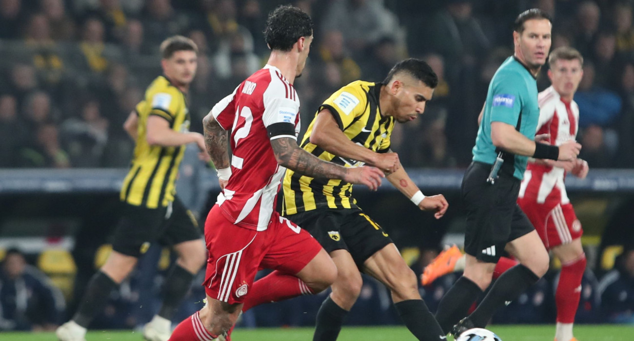 Στιγμιότυπο από το ντέρμπι ΑΕΚ - Ολυμπιακός στην κανονική διάρκεια του πρωταθλήματος / Πηγή: Intime