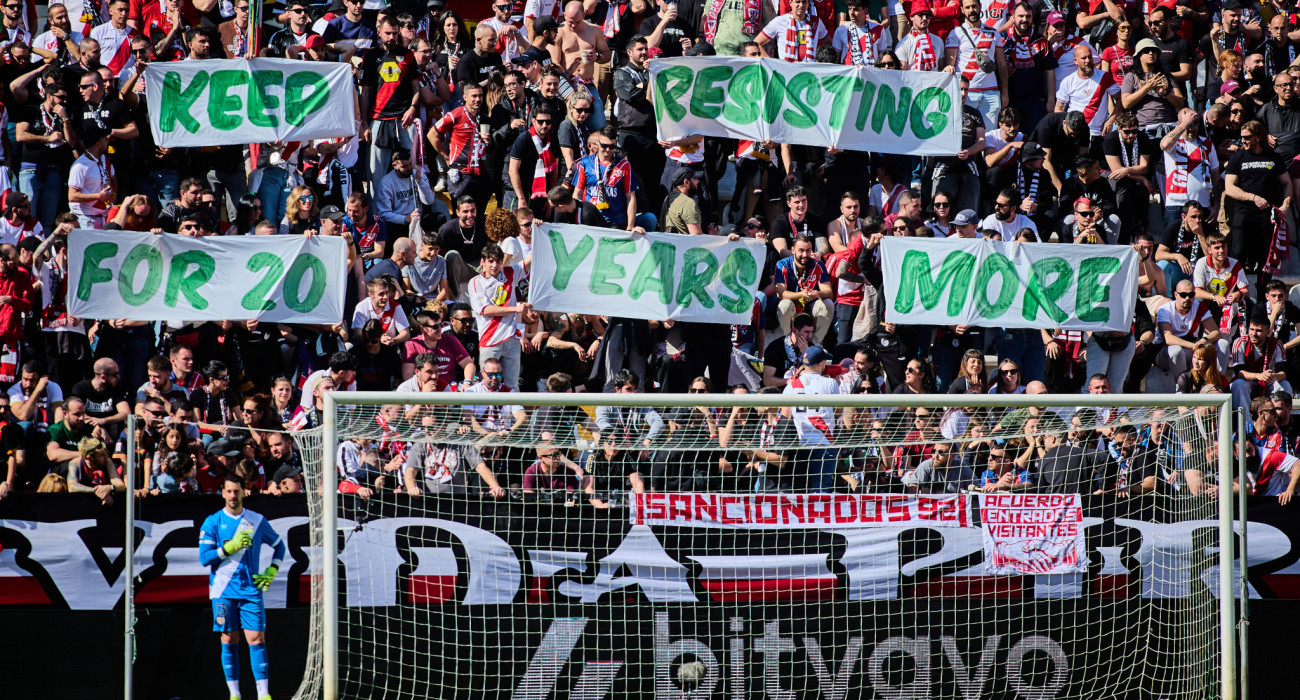 Οι οργανωμένοι οπαδοί της Ράγιο Βαγιεκάνο, οι Bukaneros/Πηγή: Imago