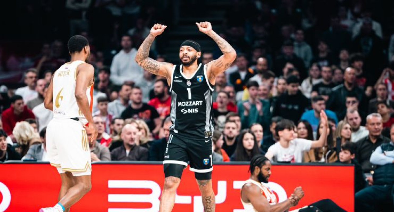 Ο Κάρλικ Τζόουνς απέναντι στον Ερυθρό Αστέρα / πηγή: ABA League