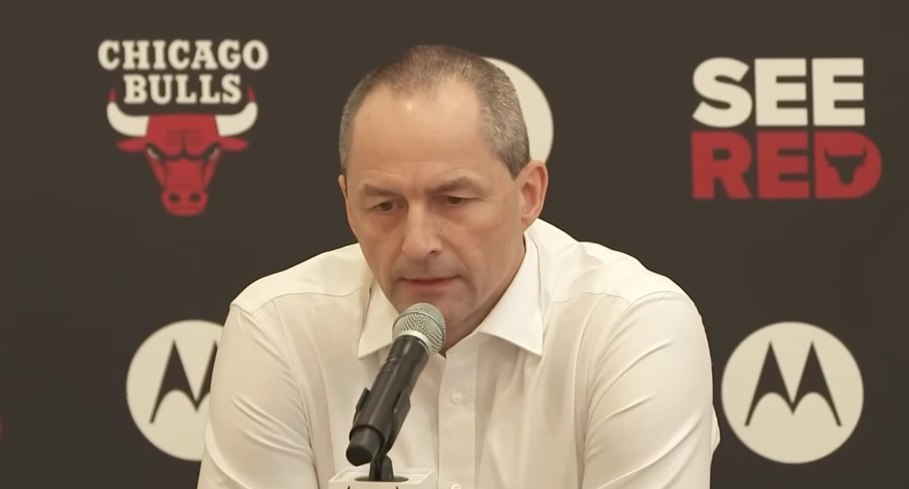 Ο Αρτούρας Καρνισόβας / PrintScreen