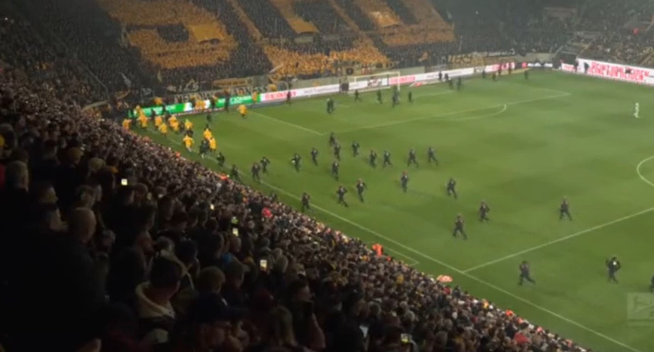 Το ντου των οπαδών στο Ντιναμό Δρέσδης-Χέρτα / Screenshot