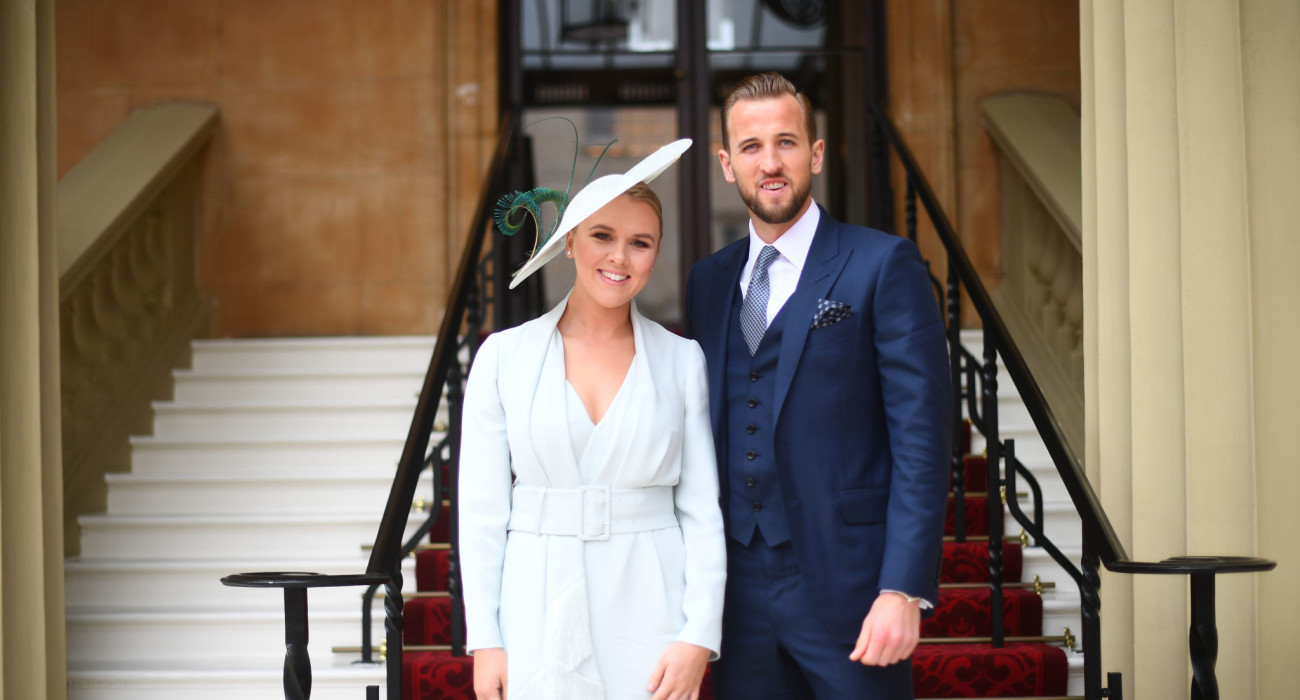 Ο Χάρι Κέιν και η σύντροφός του Κέιτ Γκούντλαντ έχουν πάει στα Ανάκτορα του Μπάκιγχαμ και μάλλον… ζήλεψαν / Πηγή: Victoria Jones WPA Pool / Getty Images