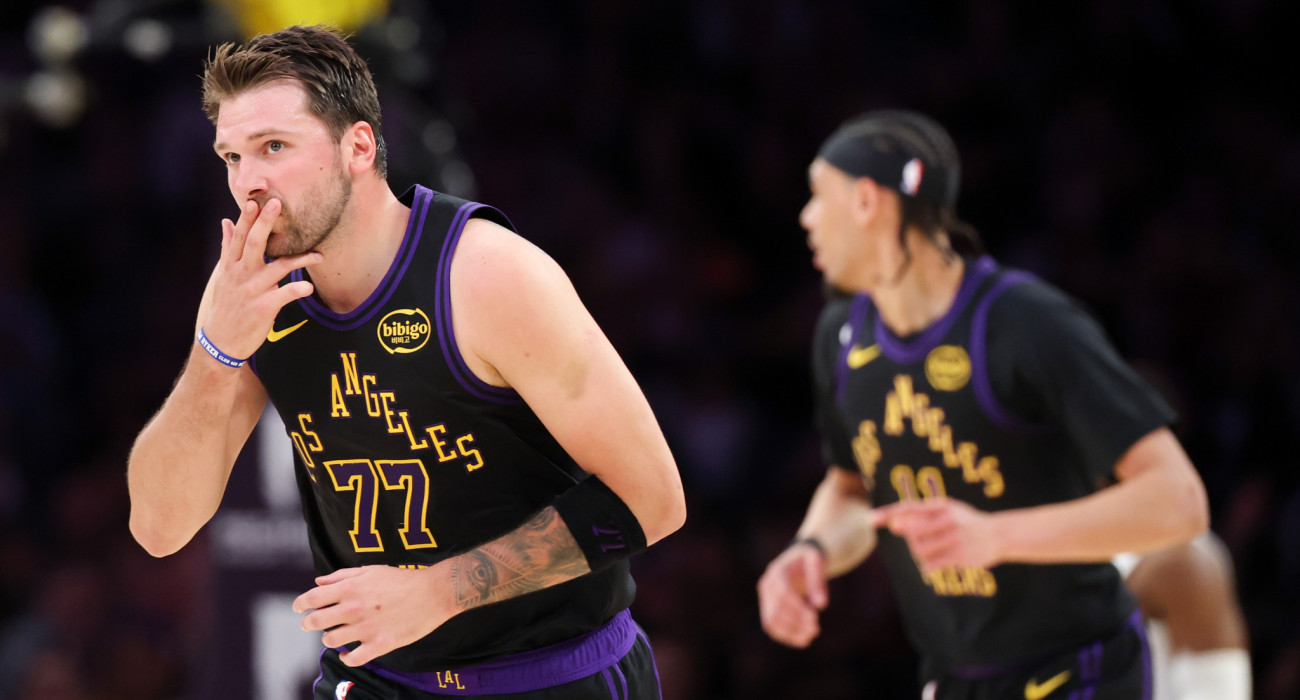 Ο Λούκα Ντόντσιτς ήταν εντυπωσιακός στη νίκη των Λέικερς επί των Καβαλίερς/Allen J. Schaben / Los Angeles Times via Getty Images