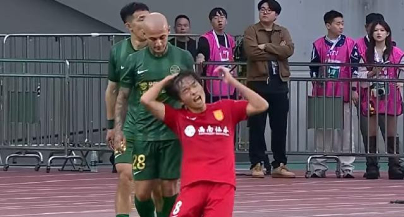 Πρώην παίκτης του ΠΑΟΚ κινδυνεύει με βαριά «καμπάνα» επειδή τράβηξε αντίπαλο από τα μαλλιά / Screenshot