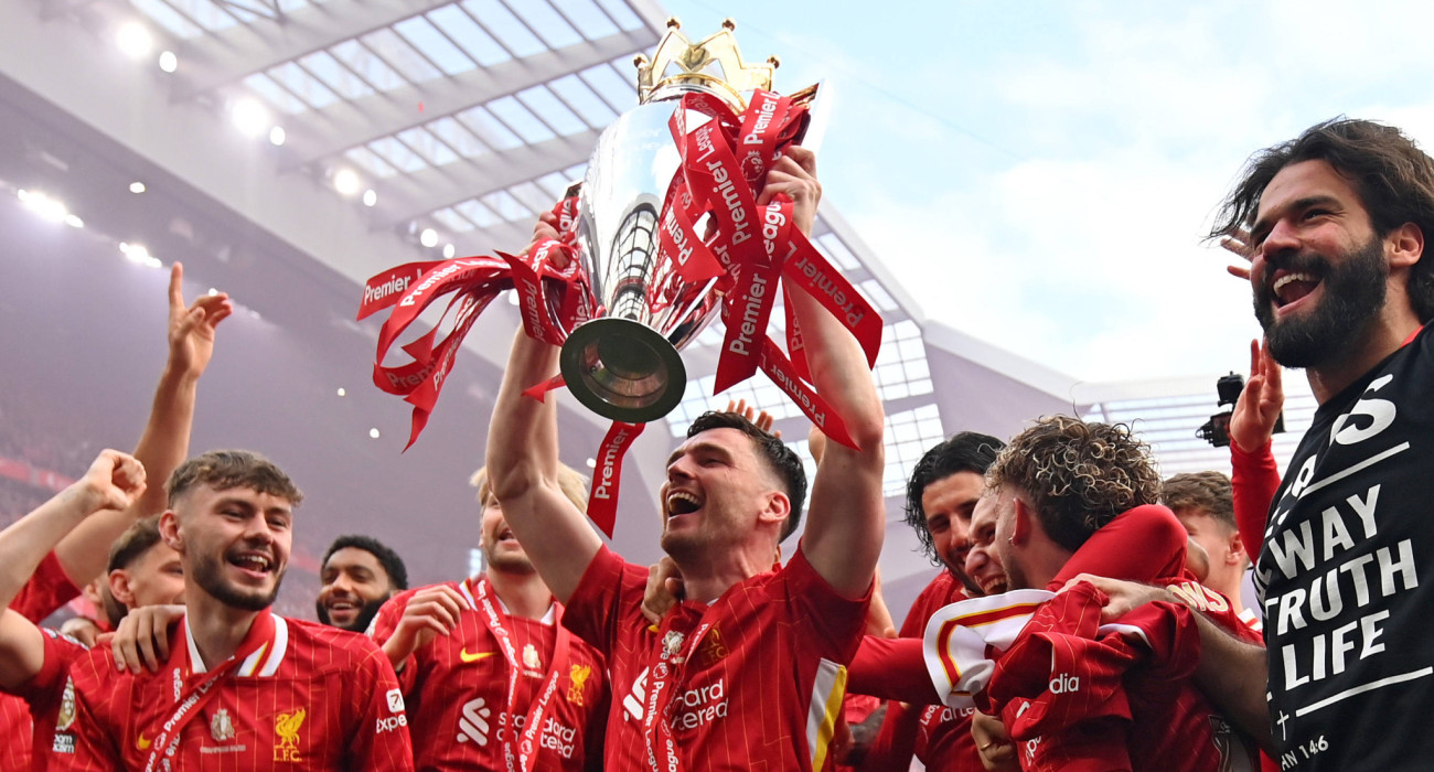 Ο Άντι Ρόμπερτσον πανηγύρισε όλους τους διαθέσιμους τίτλους με την Λίβερπουλ κι αποχωρεί μετά από 9 υπέροχα χρόνια / Πηγή: Imago