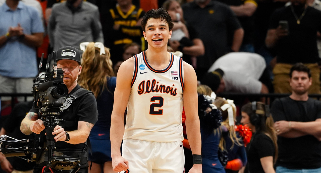 Ο ελπιδοφόρος γκαρντ Αντρέι Στογιάκοβιτς «μαγεύει» στο NCAA με τη φανέλα του Ιλινόις / Πηγή: IMAGO