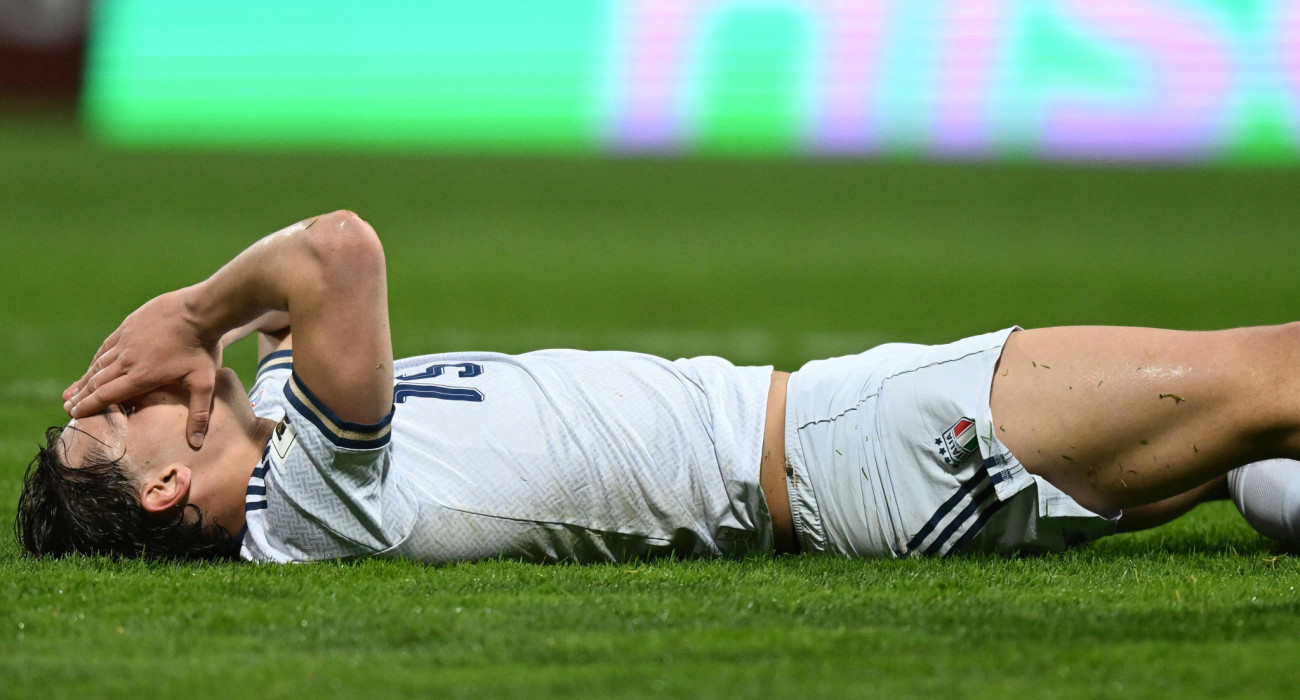 Ο Εσπόζιτο απογοητευμένος μετά την ήττα και τον αποκλεισμό της Ιταλίας/ Πηγή: Imago