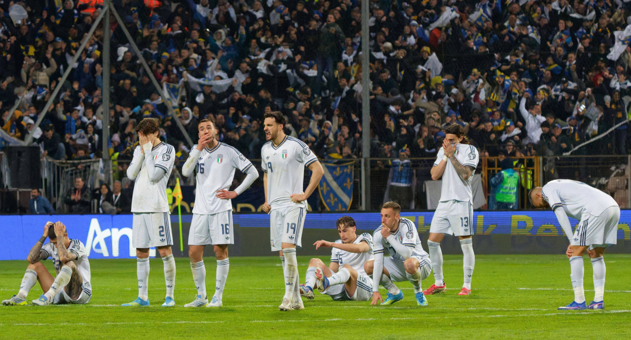 Οι Ιταλοί ποδοσφαιριστές μετά τον αποκλεισμό από το Μουντιάλ / Πηγή: Imago