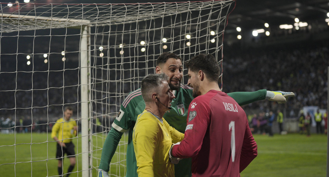 Ντοναρούμα και Βασίλ σε αντιπαράθεση στη διαδικασία των πέναλτι / Πηγή: Imago