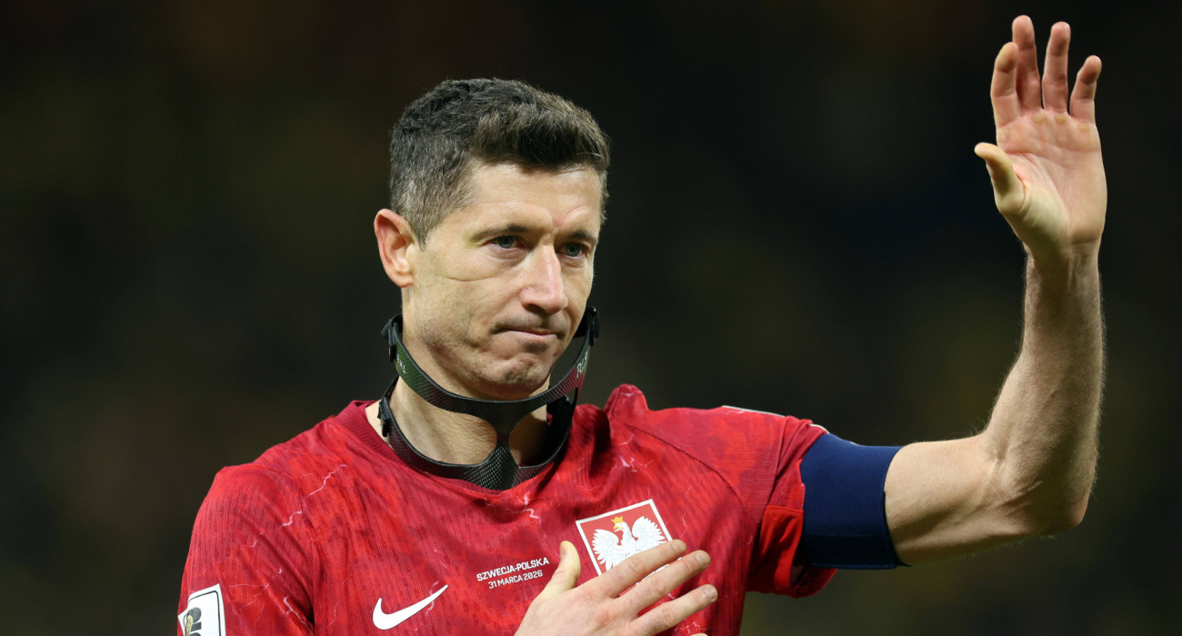 O Ρόμπερτ Λεβαντόφσκι μετά τον αποκλεισμό της Πολωνίας/Imago