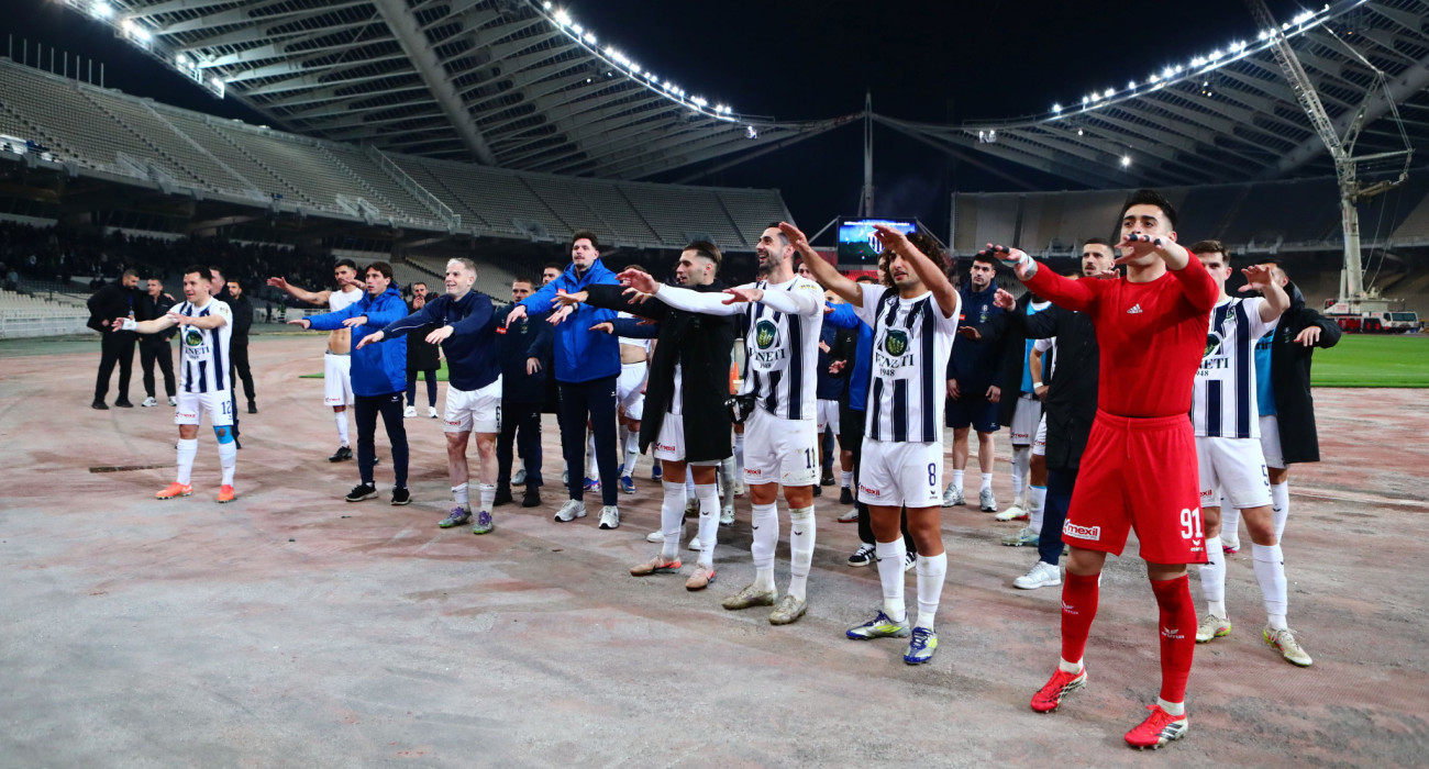 Οι οπαδοί του Ηρακλή αποθέωσαν τους ποδοσφαιριστές παρά την ήττα στο Super Cup (video)