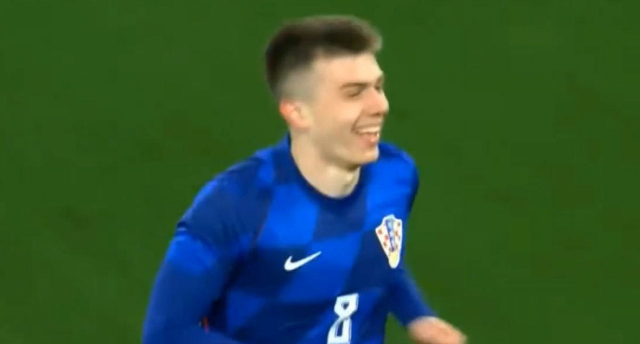 Ο Γιάγκουσιτς πανηγυρίζει το γκολ που σημείωσε απέναντι στην Τουρκία Κ21 / Screenshot