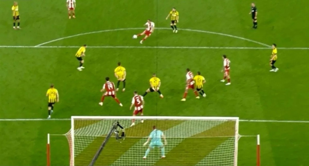 Η στιγμή του σου του Γιατζίτζι πριν το γκολ που ήταν offside / Screenshot