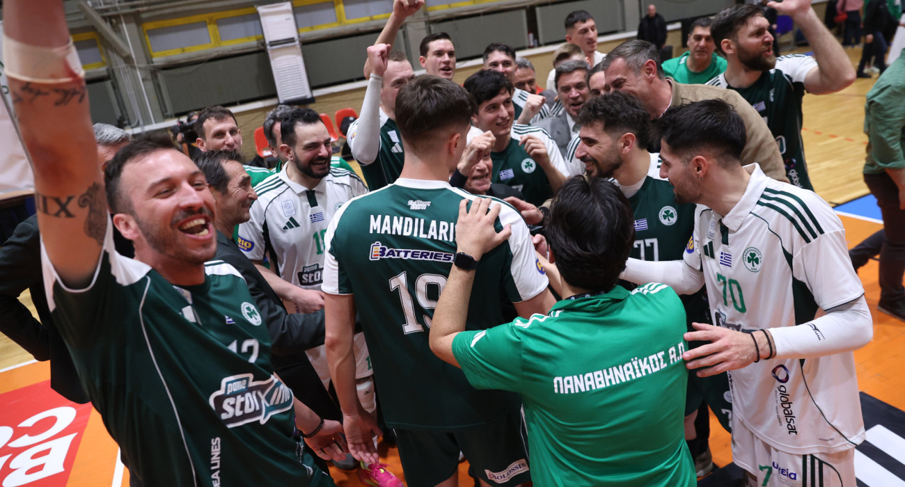 Η ανδρική ομάδα βόλεϊ του Παναθηναϊκού πανηγυρίζει για την πρόκριση στον τελικό της σεζόν 2025-26 / Πηγή: Intime
