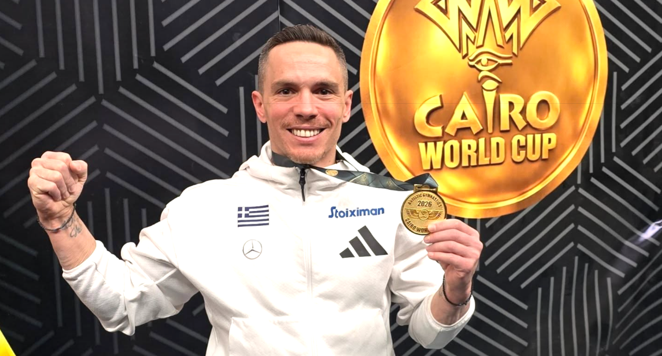Ο Λευτέρης Πετρούνιας με το χρυσό μετάλλιο στο Παγκόσμιο Κύπελλο του Καΐρου / Screenshot