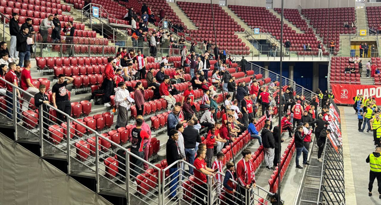 Ο κόσμος του Ολυμπιακού καταφθάνει στην «Arena 8888»