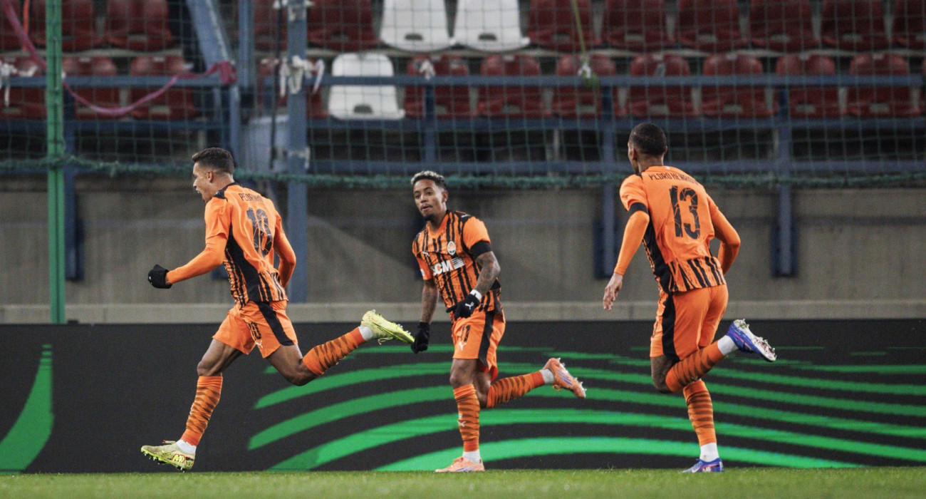 Ο Άλισον «εκτέλεσε» στο φινάλε την Άλκμααρ και στέλνει τη Σαχτάρ στους «4» του Conference League (video)