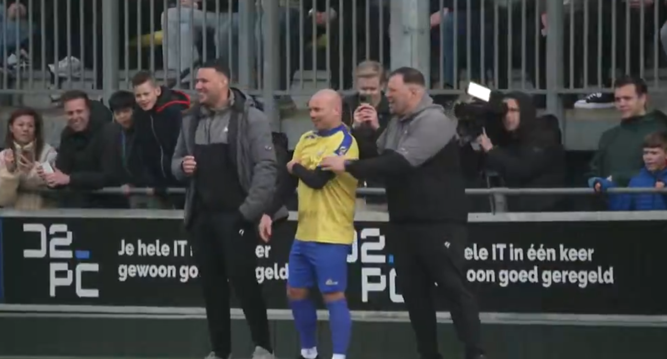 Ο Γουέσλι Σνάιντερ έκανε ντεμπούτο με ομάδα της τέταρτης κατηγορίας της Ολλανδίας / Screenshot