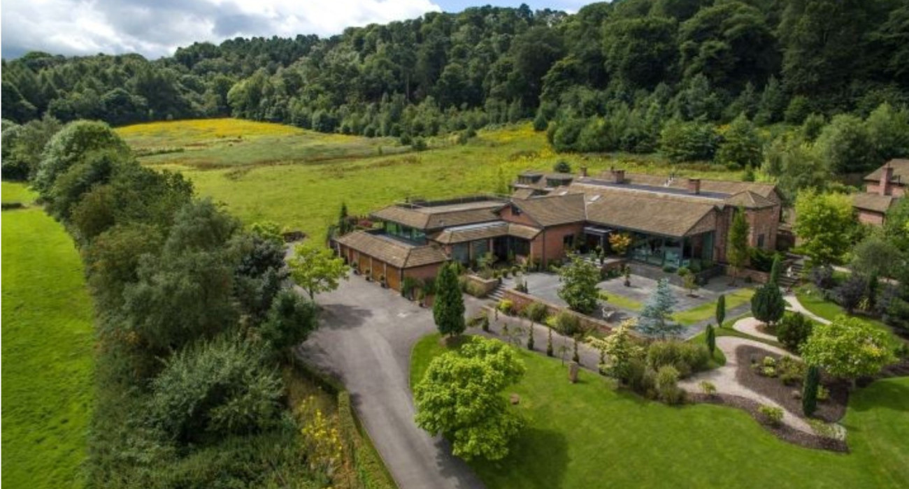 Άποψη από ψηλά ενός τμήματος της βίλας του Κάρλος Τέβες στην Αργεντινή / Screenshot